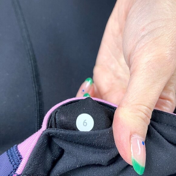 LULULEMON | Groove Crop Black Raspberry Pink 6  Reversible - Picture 8 of 8